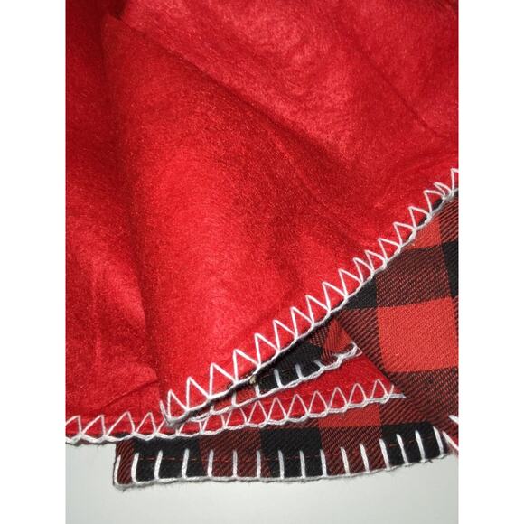 Red Buffalo Check Tie Closure White Hem Stitch 48-inch Christmas Tree Skirt NWOT - Picture 4 of 5